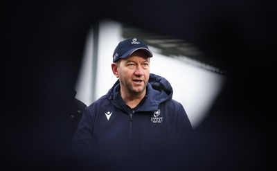 180126 - Exeter Chiefs v Cardiff Rugby - EPCR Challenge Cup - Cardiff Rugby head coach Corniel van Zyl speaks to the players at the end of the match