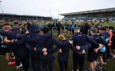 180126 - Exeter Chiefs v Cardiff Rugby - EPCR Challenge Cup - Cardiff Rugby head coach Corniel van Zyl speaks to the players at the end of the match