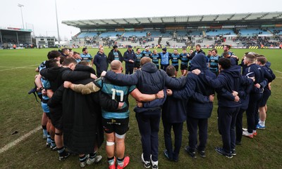 180126 - Exeter Chiefs v Cardiff Rugby - EPCR Challenge Cup - Cardiff Rugby head coach Corniel van Zyl speaks to the players at the end of the match