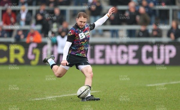 180126 - Exeter Chiefs v Cardiff Rugby - EPCR Challenge Cup - Ioan Lloyd of Cardiff Rugby during warm up