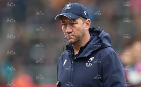 180126 - Exeter Chiefs v Cardiff Rugby - EPCR Challenge Cup - Cardiff Rugby head coach Corniel van Zyl during warm up