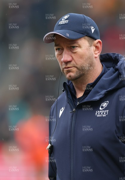 180126 - Exeter Chiefs v Cardiff Rugby - EPCR Challenge Cup - Cardiff Rugby head coach Corniel van Zyl during warm up