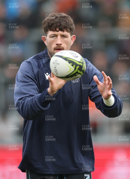 180126 - Exeter Chiefs v Cardiff Rugby - EPCR Challenge Cup - Rory Thornton of Cardiff Rugby during warm up