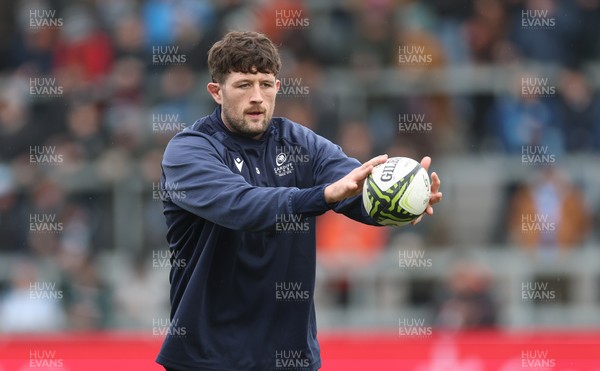 180126 - Exeter Chiefs v Cardiff Rugby - EPCR Challenge Cup - Rory Thornton of Cardiff Rugby during warm up