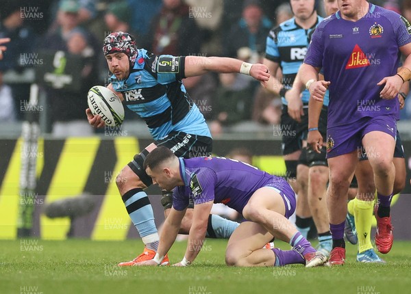180126 - Exeter Chiefs v Cardiff Rugby - EPCR Challenge Cup - Alun Lawrence of Cardiff Rugby breaks away