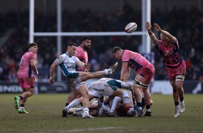 150225 - Exeter Chiefs v Gloucester Rugby - Premiership Cup Pool E - Charlie Chapman of Gloucester 