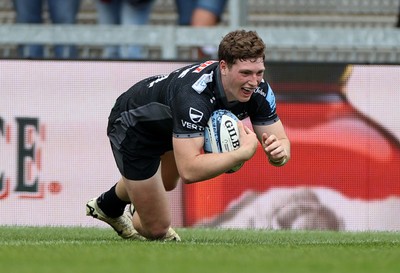 Exeter Chiefs v Northampton Saints 110525