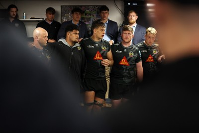 110525 - Exeter Chiefs v Northampton Saints - Gallagher Premiership - Dafydd Jenkins of Exeter speaks to the team in the dressing room
