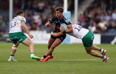 110525 - Exeter Chiefs v Northampton Saints - Gallagher Premiership - Henry Slade of Exeter is tackled by Toby Cousins of Northampton 