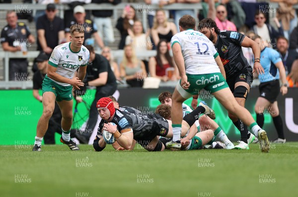 110525 - Exeter Chiefs v Northampton Saints - Gallagher Premiership - Martin Moloney of Exeter scores a try