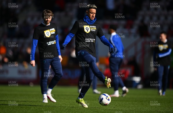 140326 - Exeter City v Cardiff City - Sky Bet League 1 - Callum Robinson of Cardiff City warms up ahead of kick off