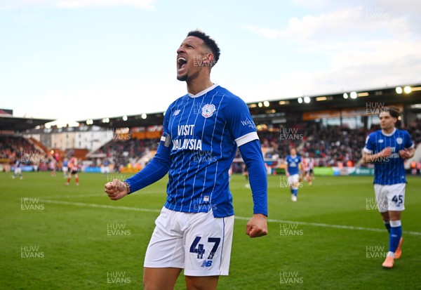 140326 - Exeter City v Cardiff City - Sky Bet League 1 - Callum Robinson of Cardiff City celebrates after scoring their sides fourth goal 