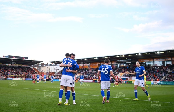 140326 - Exeter City v Cardiff City - Sky Bet League 1 - Callum Robinson of Cardiff City celebrates after scoring their sides fourth goal with team mates