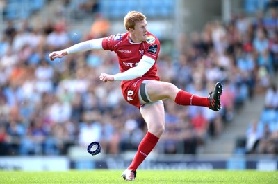 130816 - Exeter Chiefs v Scarlets - Preseason Friendly -Rhys Patchell of Scarlets kicks at goal