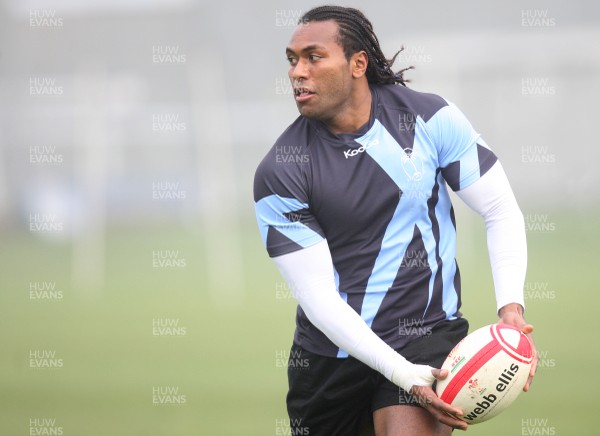 16.11.10.. Fiji Rugby Squad -  Fiji's Albert Vulivuli during training 