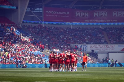 040726 - Fiji v Wales - Nations Championship - Wales team huddle