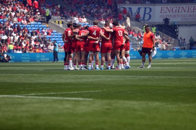 040726 - Fiji v Wales - Nations Championship - Wales team huddle