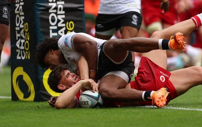 040726 - Fiji v Wales, Nations Championship - Eddie James of Wales dives in to score the final try