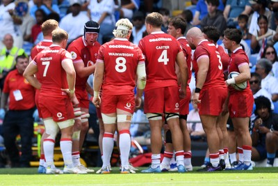 040726 - Fiji v Wales - Nations Championship - Wales huddle