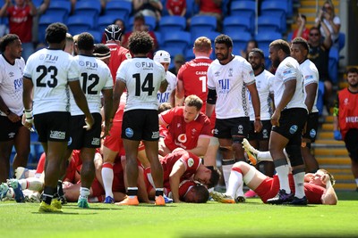 040726 - Fiji v Wales - Nations Championship - Wales dive over to score a try