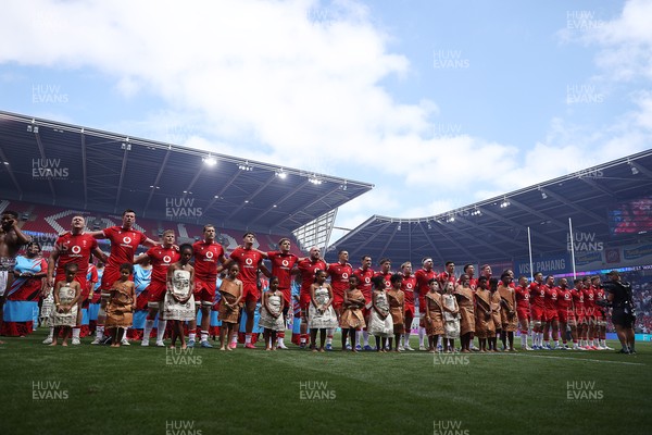 040726 - Fiji v Wales - Nations Championship - Wales sing the anthem