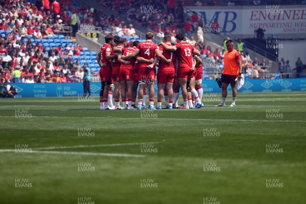 040726 - Fiji v Wales - Nations Championship - Wales team huddle