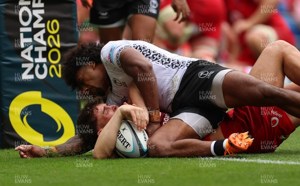 040726 - Fiji v Wales, Nations Championship - Eddie James of Wales dives in to score the final try