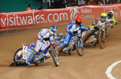 10.07.10 - FIM British Speedway Grand Prix Jason Crump ahead during the heats 