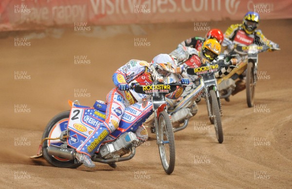 27.06.09 - FIM British Speedway Grand Prix 2009 - Jason Crump on his way to winning the FIM British Speedway Grand Prix 2009. 