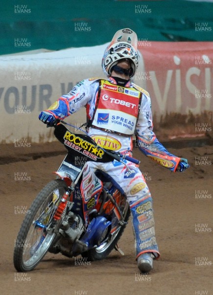 27.06.09 - FIM British Speedway Grand Prix 2009 - Jason Crump celebrates winning the FIM British Speedway Grand Prix 2009. 