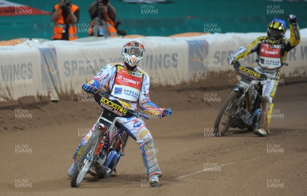 27.06.09 - FIM British Speedway Grand Prix 2009 - Jason Crump celebrates winning the FIM British Speedway Grand Prix 2009. 