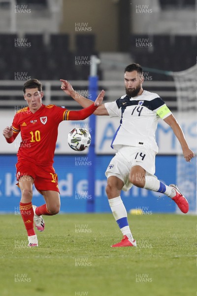 030920 - Finland v Wales - UEFA Nations League - Harry Wilson of Wales and Tim Sparv compete