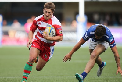 280816 - National Foster's 7s - Llandovery's Lee Rees races in to score try in the match against Bridgend