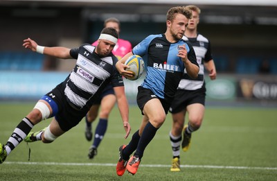 280816 - National Foster's 7s - Cardiff's Gareth Thompson races in to score try against Cross Keys