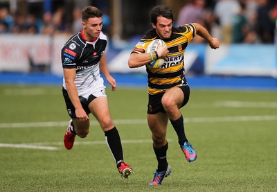 280816 - National Foster's 7s - Newport's Elliot Frewen races in to score try  against Pontypridd in the semi final of the Plate Competition