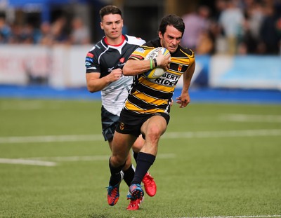 280816 - National Foster's 7s - Newport's Elliot Frewen races in to score try  against Pontypridd in the semi final of the Plate Competition