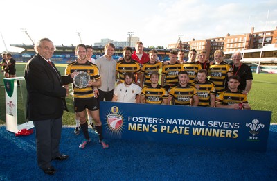 280816 - National Foster's 7s, Plate Final - The Dragons celebrate winning the Plate Final of the Foster's National 7s