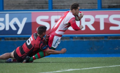 280816 - National Foster's 7s, Cup Final - Llandovery's Lex Botha powers over to score try in the Final against Aberavon