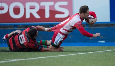 280816 - National Foster's 7s, Cup Final - Llandovery's Lex Botha powers over to score try in the Final against Aberavon