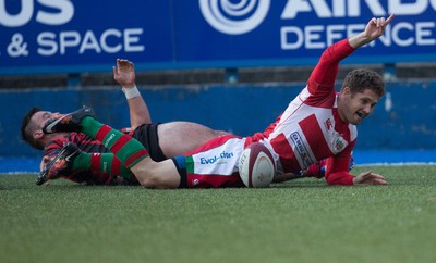 280816 - National Foster's 7s, Cup Final - Llandovery's Lex Botha powers over to score try in the Final against Aberavon