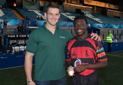 280816 - National Foster's 7s, Cup Final - Aberavon's Mike Wilson receives his Man of the Tournament Award from Dan Lydiate