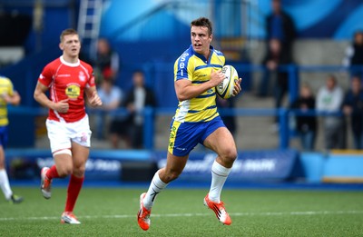 300815 - Fosters national 7s 2015 -Geraint Watkin of Bridgend runs in to score try