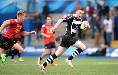 300815 - Fosters national 7s 2015 -Lewis Hudd of Bedwas runs in to score try