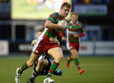 300815 - Fosters National 7s 2015 -Aaron Warren of Llandovery scores try