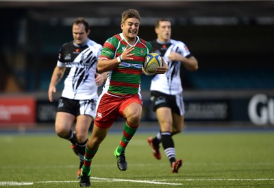 300815 - Fosters National 7s 2015 -Matthew Jacobs of Llandovery scores try