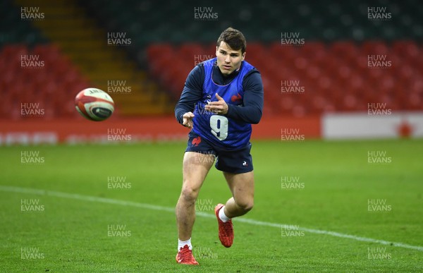 210220 - France Rugby Training - Antoine Dupont during training