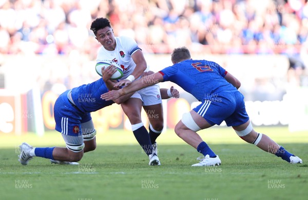 170618 - France U20 v England U20, World Rugby U20 Championship Final - Marcus Smith of England takes on Thomas Lavault of France and Antonin Berruyer of France