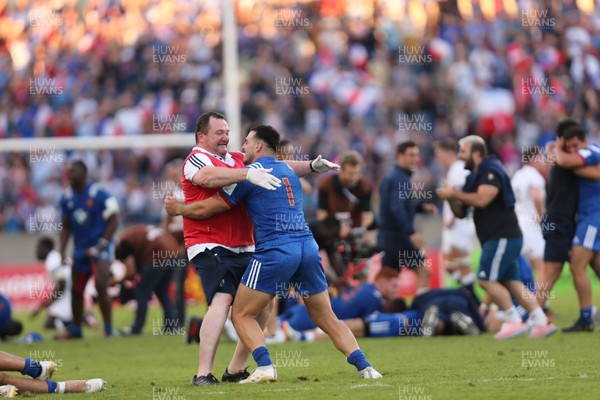 170618 - France U20 v England U20, World Rugby U20 Championship Final - French players celebrate the win on the final whistle