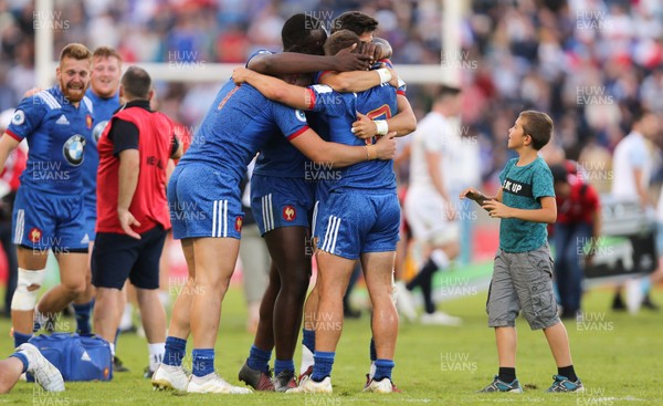 170618 - France U20 v England U20, World Rugby U20 Championship Final - French players celebrate the win on the final whistle