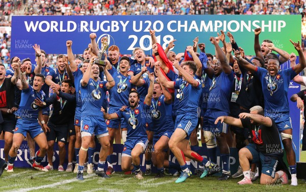 170618 - France U20 v England U20, World Rugby U20 Championship Final - France U20 celebrate beating England to win the World Championship